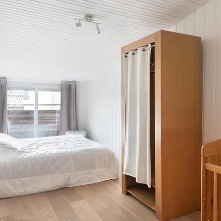 La Grande Maison Au Coeur Du Village De En Re Nyaraló