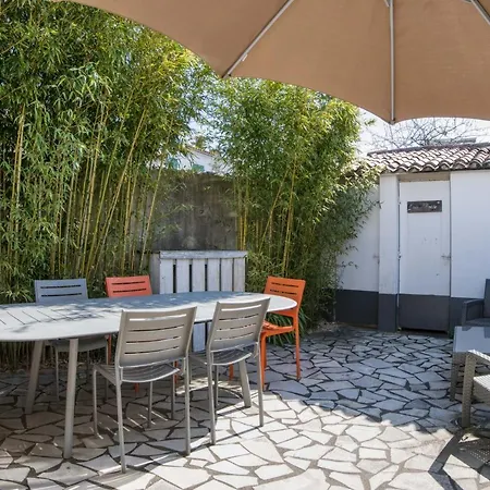 Дом отдыха La Grande Maison Au Coeur Du Village De En Re Ла-Флот